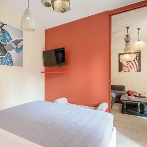 https://chic-coliseum.it-romehotels.com